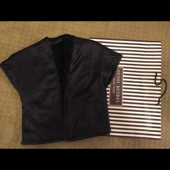 Henri Bendel Faux Fur Reversible Shrug Black - Picture 2 of 5